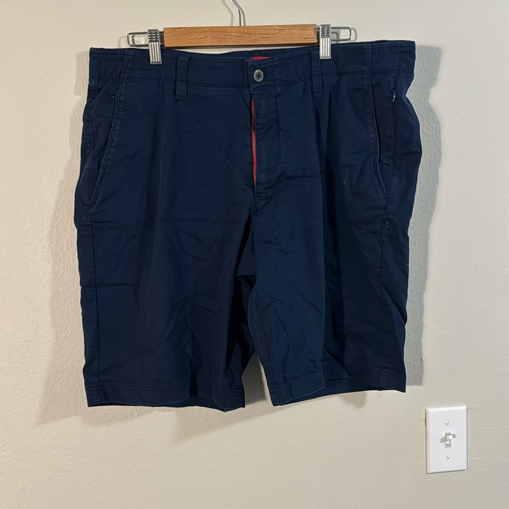 Under Armour Golf Shorts. 38, Blue